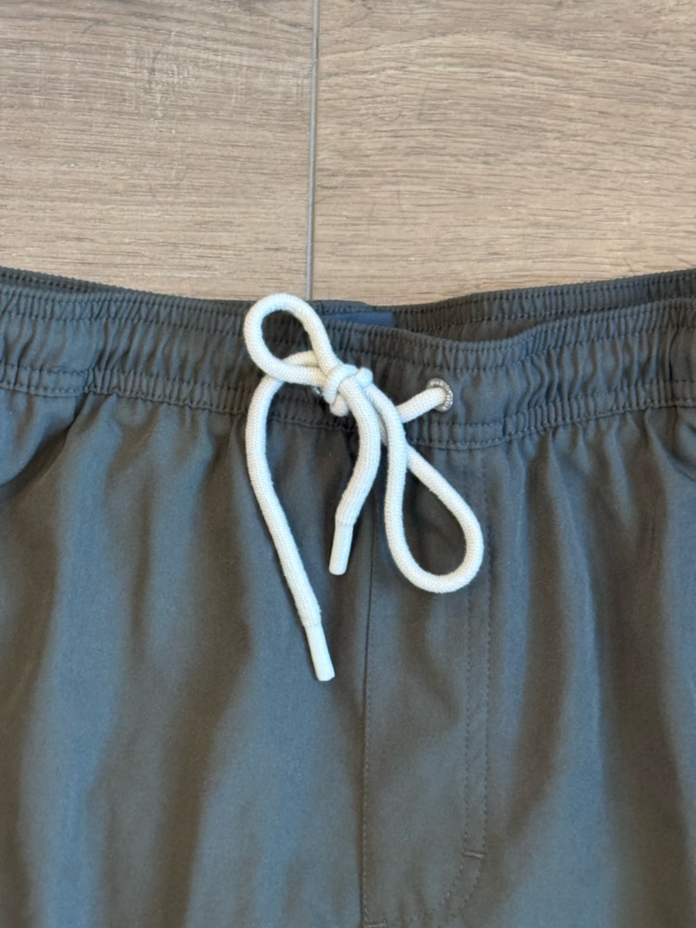 Huk Men's Charcoal Fishing performance Shorts with White Drawstring - Picture 4 of 5